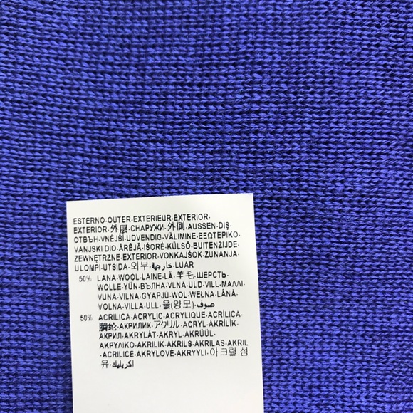 Versace Beanie Hat - Picture 4 of 4